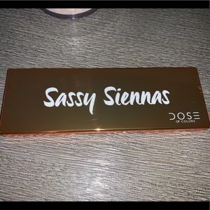 Sassy Siennas Eyeshadow pallet